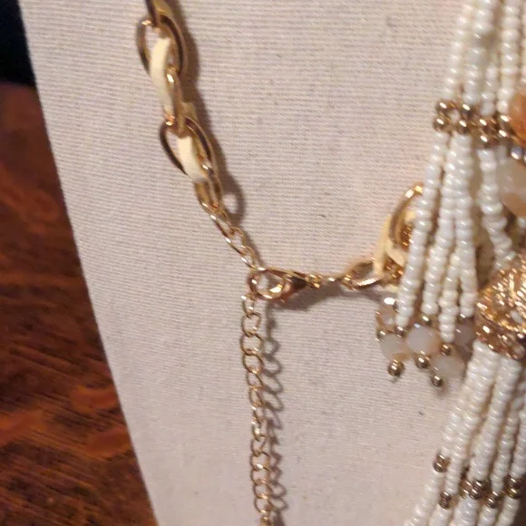 NWOT! Ivory Faux Leather and Gold Tone Chain Bead Tassel Knotted Necklace Belt - Picture 5 of 8